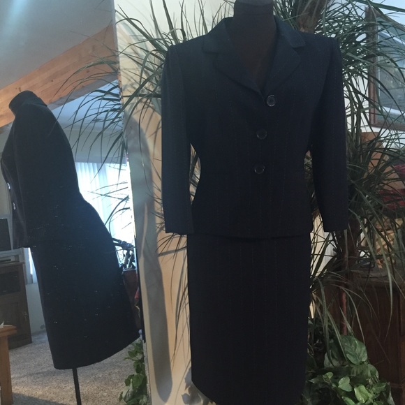 Modern take on navy suit!