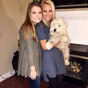 Meet your Posher, Chloe