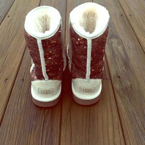 Sequence uggs! Silver, brown, burnt orange(: