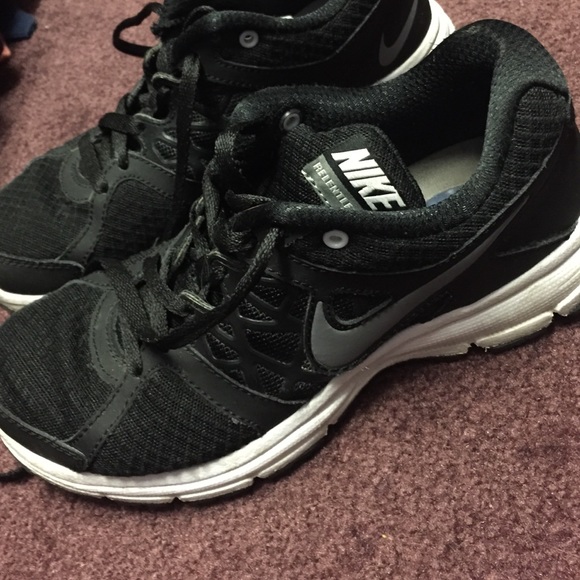 Nike Shoes - Nike relentless2