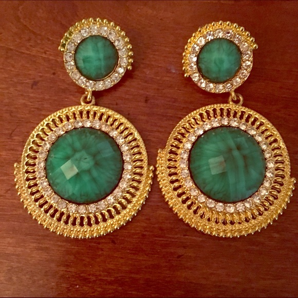 Bollywood Style Earrings. Stunning!!