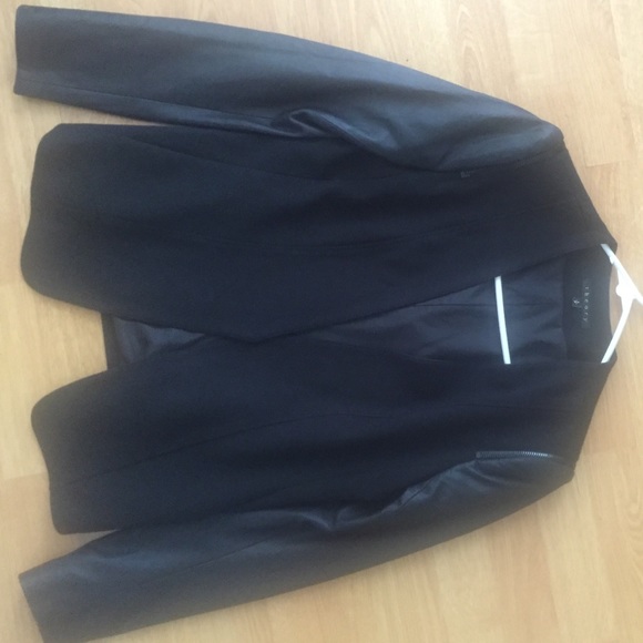 Theory jacket with zip and leather sleeve size S