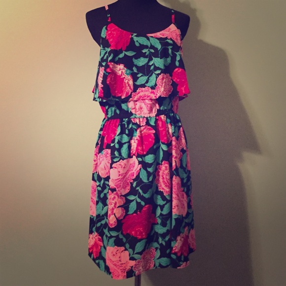 Elle Dresses & Skirts - New size medium Elle Tiered Dress