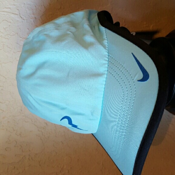 Nike Accessories - Nike hat ( NWT )