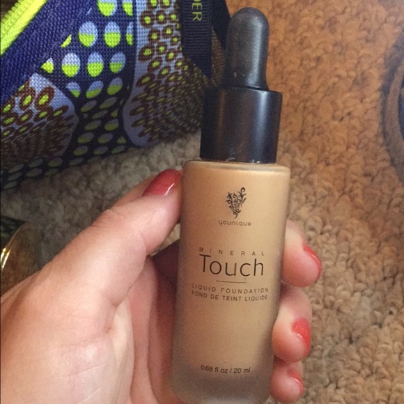Younique touch liquid foundation- Taffeta