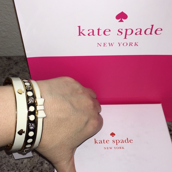 Take 40% Off 🎉 Kate Spade White Bangle/Gold ♠️ - Picture 3 of 5