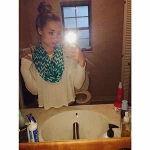 Meet your Posher, Olivia