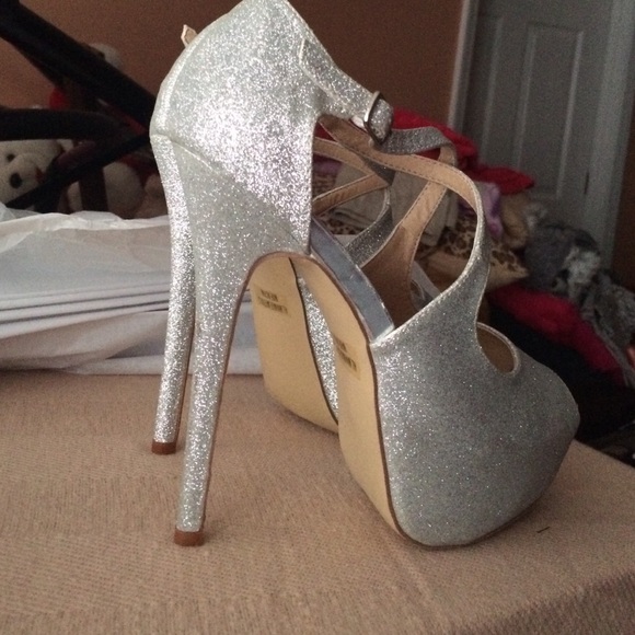 WINDSOR Xstrap HEELS SZ 8👠 - Picture 2 of 4