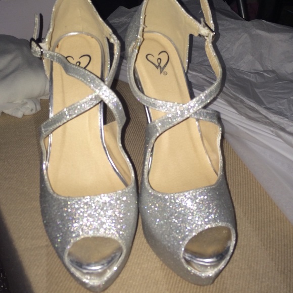 WINDSOR Xstrap HEELS SZ 8👠 - Picture 3 of 4