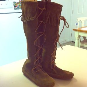 ON HOLD Minnetonka Lace Up Fringe Boots
