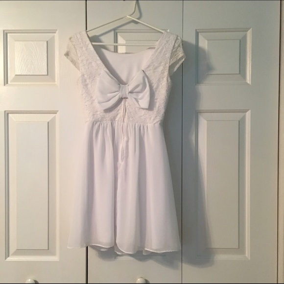 White mini dress - Picture 2 of 2