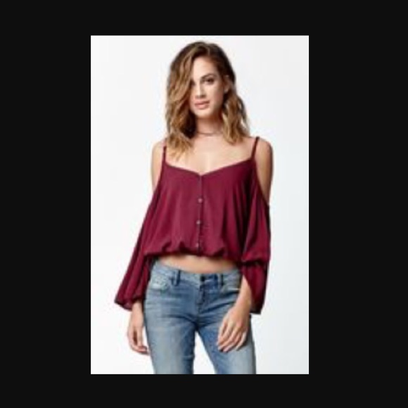 NWT Long sleeve Shoulder top! - Picture 3 of 3