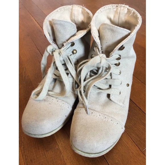 *ON SALE* Taupe Fabric Lace Up Combat Boots
