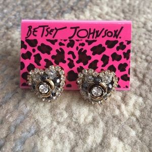 NWT Betsey Johnson heart earrings