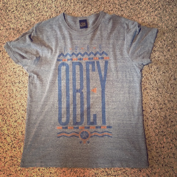Men's Obey shirt