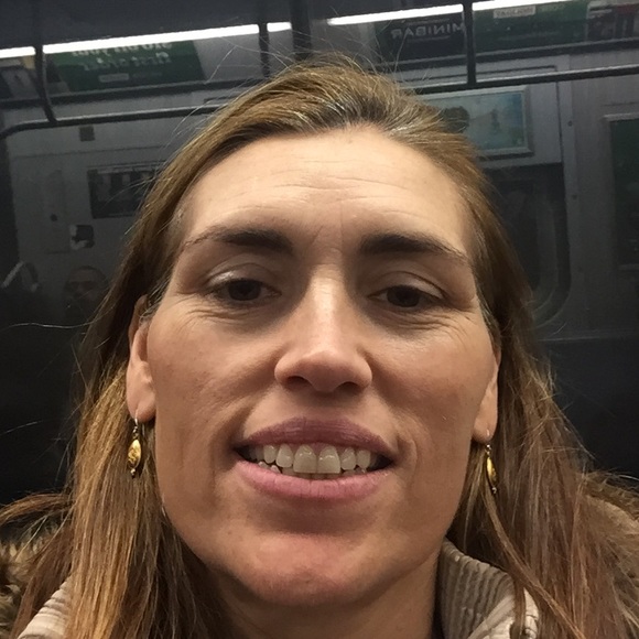 Meet your Posher, Bree - Picture 1 of 1