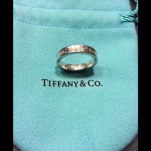 Authentic TIFFANY & CO. 1837 ring size 5