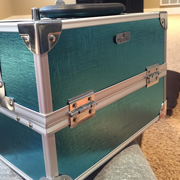 •brand new• hard make up carrying case