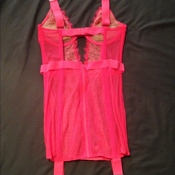 VS - Picture 2 of 3