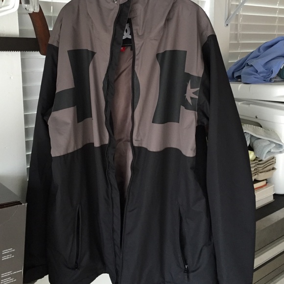 Men's brand new never worn DC snowboard jacket