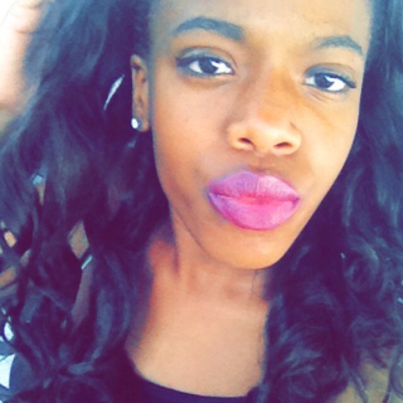 Meet your Posher, Danisha