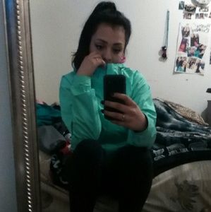 Meet your Posher, Cristal