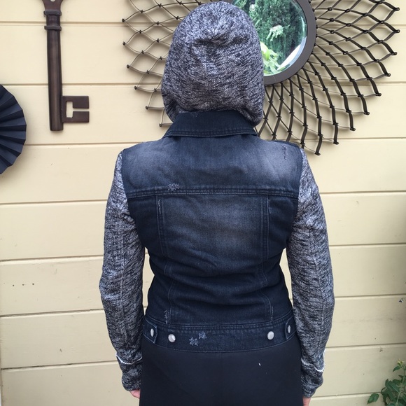 Black Rivet Distressed Jean Jacket - Picture 4 of 4