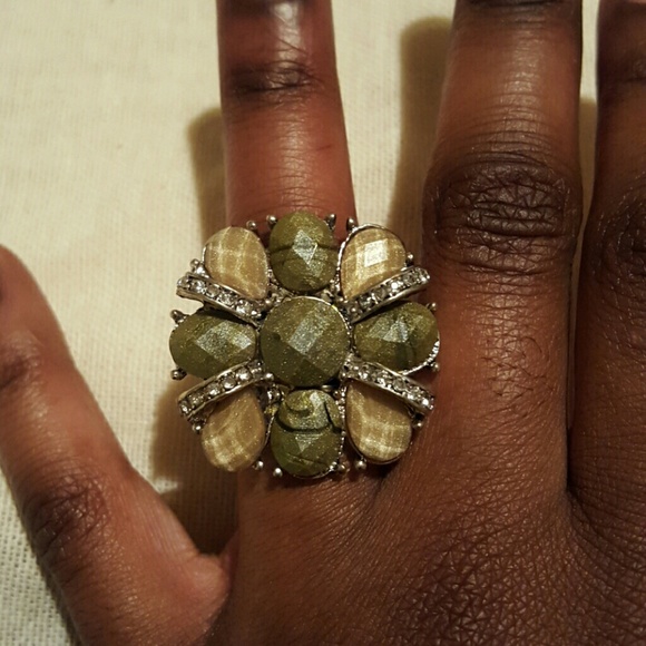 Cute ring - Picture 2 of 4