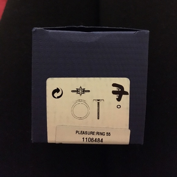 Swarovski brand new star ring - Picture 4 of 4