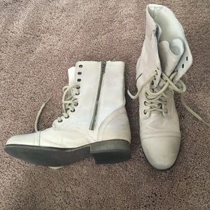 Steve Madden troopa nude combat boots