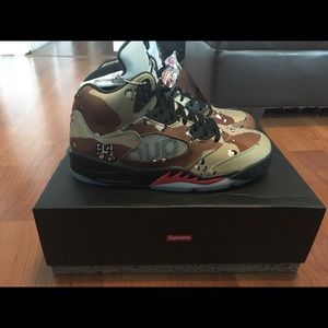 Supreme Jordan 5s sz 10.5