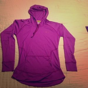 Under armour semi fitted pullover