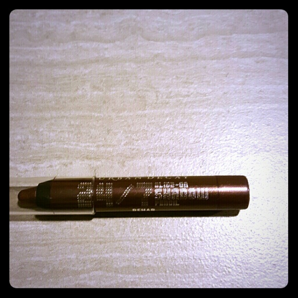 Urban Decay 24/7 Glide on shadow pencil- Rehab