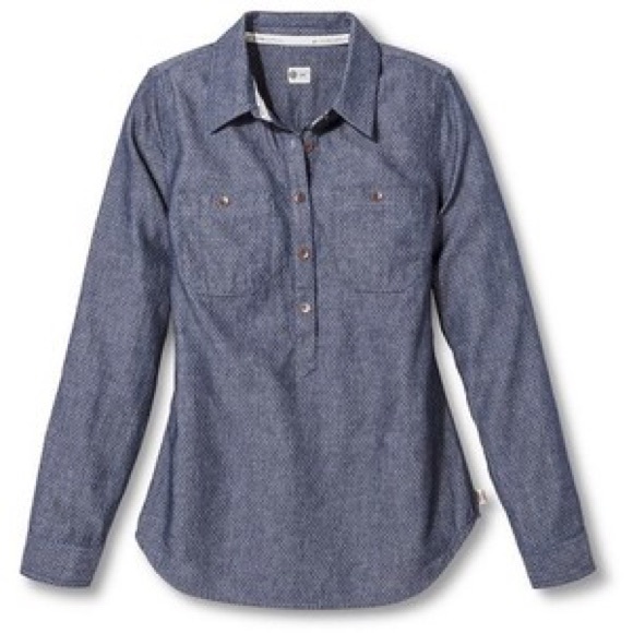 TOMS Tops - ⚡️Must go this weekend⚡️TOMS denim pullover