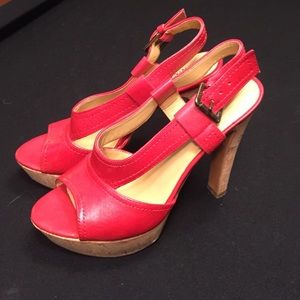 Nine West size 6 Red Platform High Heels