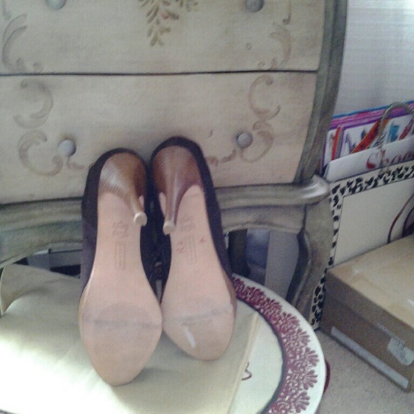 Steven Madden Collection - Picture 3 of 4