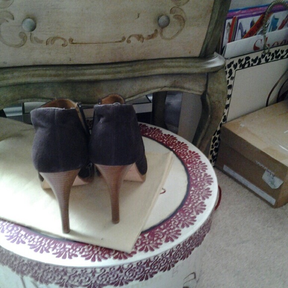 Steven Madden Collection - Picture 4 of 4