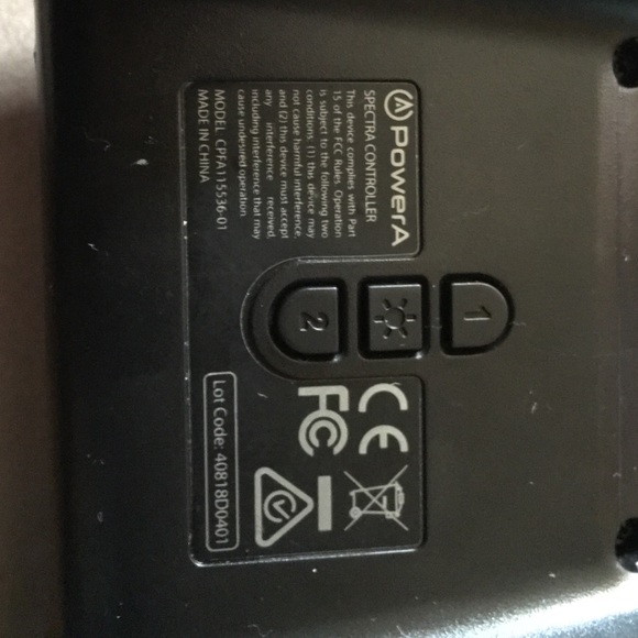 Xbox One wired controller in like new condition - Picture 3 of 4