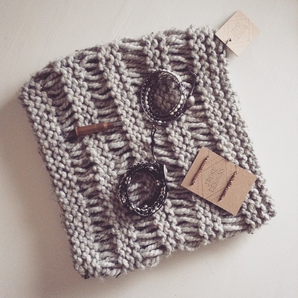 Hand-Knit Cowl Scarves - Picture 2 of 3