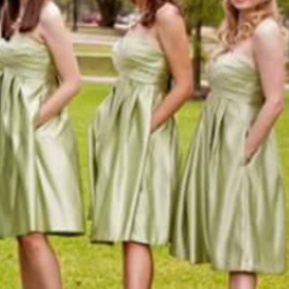 Beautiful Semi-formal Dress - Picture 2 of 4