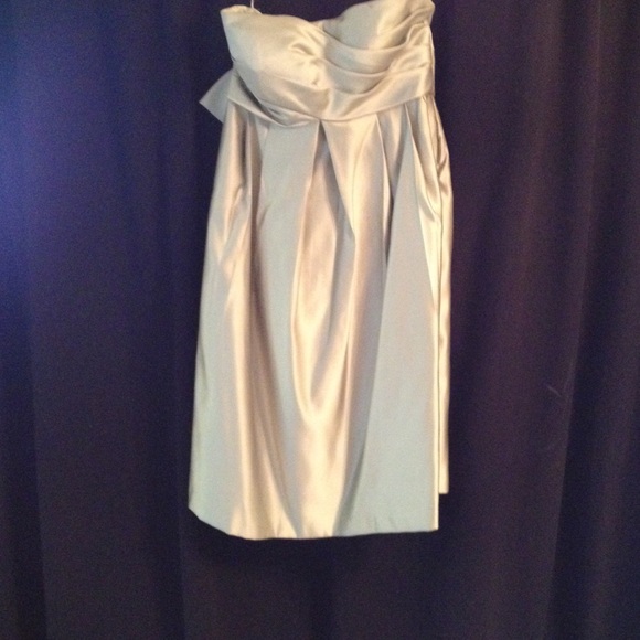 Beautiful Semi-formal Dress - Picture 3 of 4