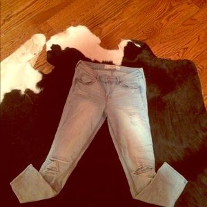 Abercrombie & Fitch light wash ankle jeans