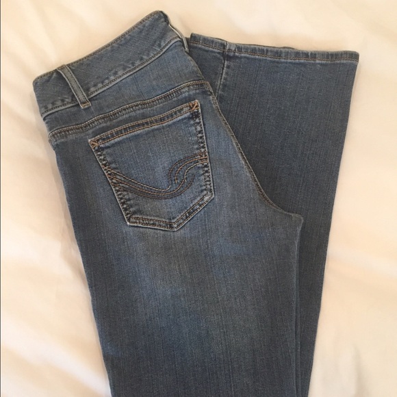 Tommy Hilfiger Jeans Size 4/Slight Boot Cut - Picture 3 of 4