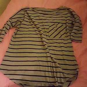 Gray and black tshirt