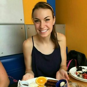 Meet your Posher, Emily