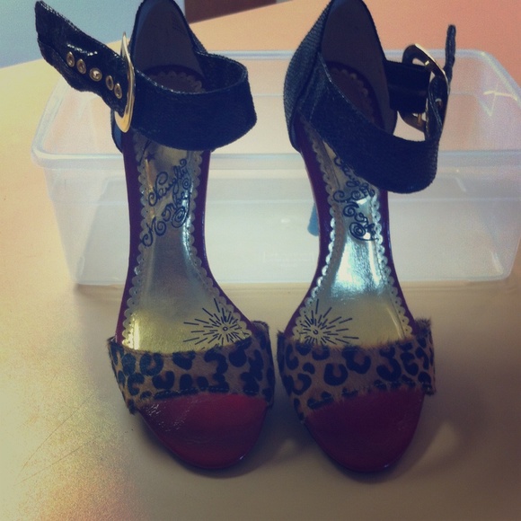 Naughty Monkey Sexy Leopard Heels
