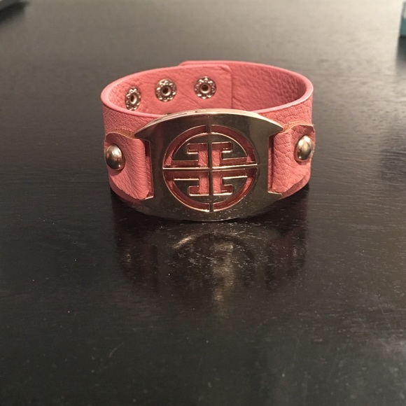 Bracelet - Picture 1 of 3