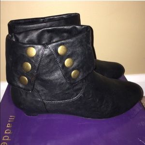 Price Drop! 🎈 Madden Girl "impulze" size 7.5