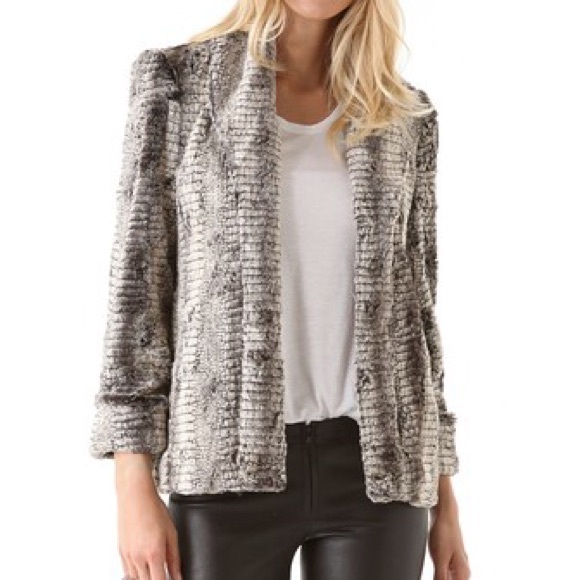 Alice + Olivia Jackets & Blazers - 🎉HP🎉NWT Alice + Olivia Faux Fur Jacket