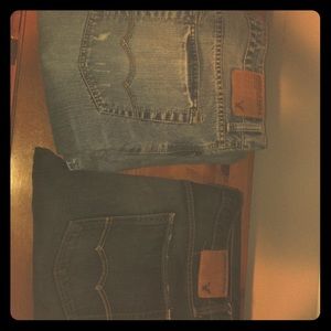 2 pairs of Men's American Eagle jeans. Read⬇️